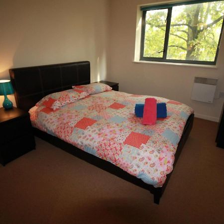 Radyr Place Apartments By Cardiff Holiday Homes Zewnętrze zdjęcie