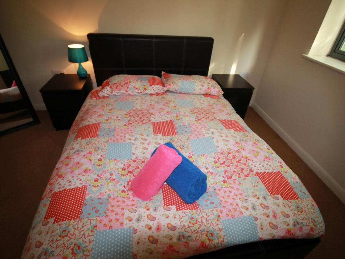 Radyr Place Apartments By Cardiff Holiday Homes Zewnętrze zdjęcie
