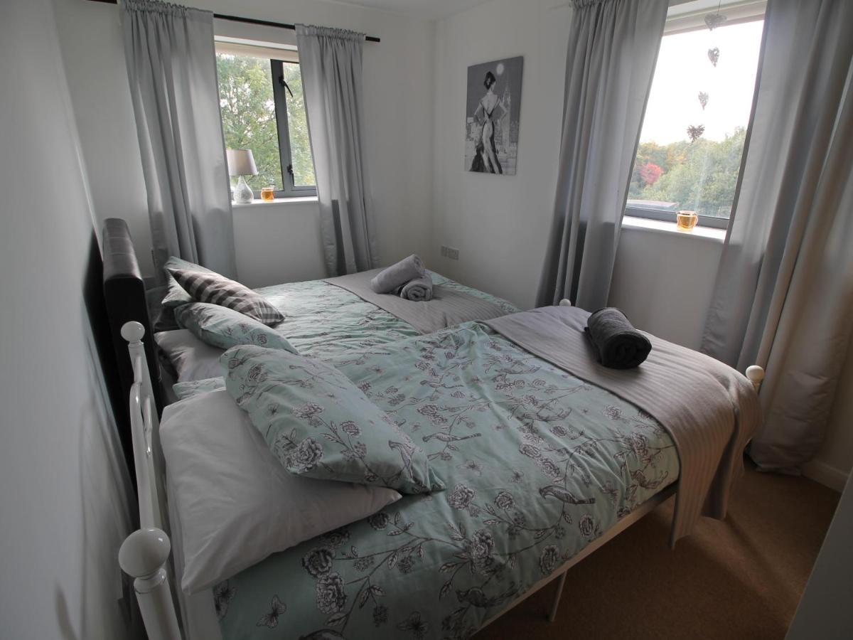 Radyr Place Apartments By Cardiff Holiday Homes Zewnętrze zdjęcie