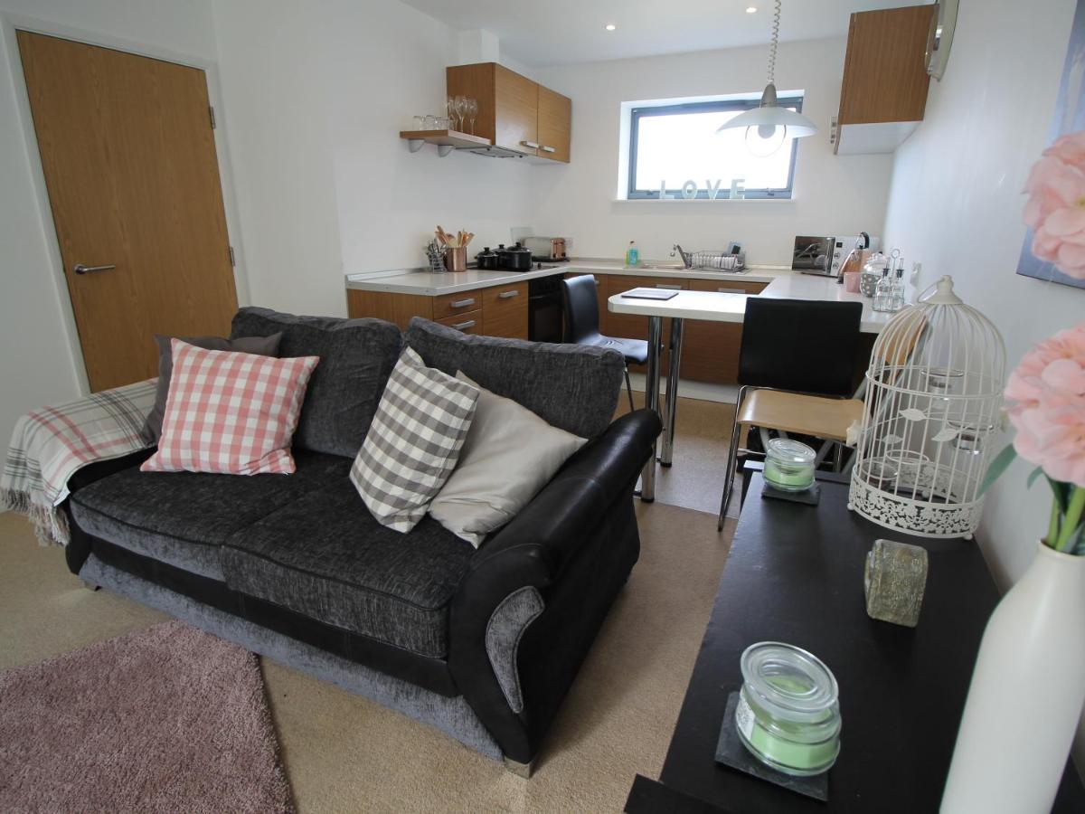 Radyr Place Apartments By Cardiff Holiday Homes Zewnętrze zdjęcie